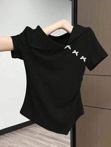 SHEIN LUNE 大码女式休闲不对称蝴蝶结装饰T恤，夏季优雅外出蝴蝶结翻领短袖修身不对称下摆经典优雅女式T恤 - 黑色 - 查看 1