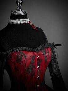 SHEIN ICON 女式性感辣妹千禧风格 Y2K 个性大胆前卫万圣节角色扮演吸血鬼新娘黑红撞色蕾丝拼接单肩喇叭袖荷叶边多层网眼吊带迷你连衣裙 - 彩色 - 查看 7