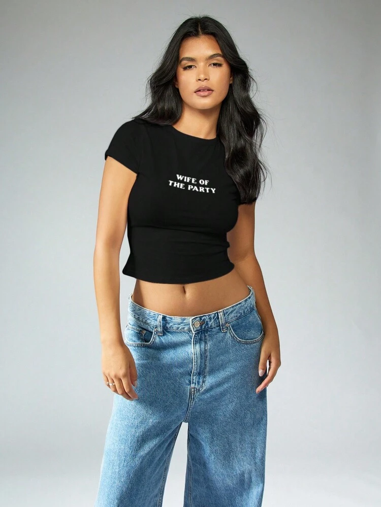 MISSGUIDED Fitted Crop Top With Text Print Front