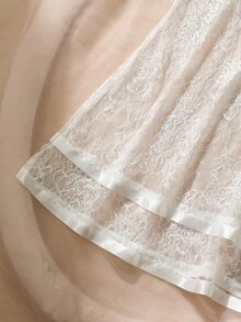 DelicateAllure Váy ngủ nữ bằng vải satin thanh lịch, ren gợi cảm và lưới - trắng - Xem 5