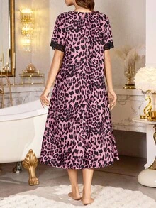 LuxeNights 蕾丝拼接V领短袖豹纹女士睡裙，哞哞睡衣 - 粉色 - 查看 2