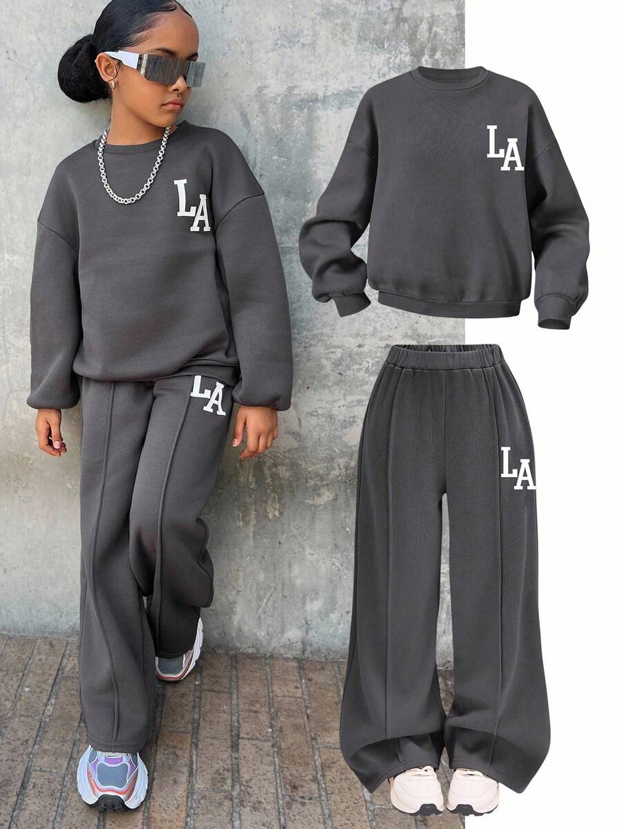 SHEIN Tween Girl 休闲“LA”字母印花针织纯色宽松落肩长袖运动衫和阔腿运动裤套装,女童秋装,女童秋装,女童冬装 - 深灰色 - 查看 1