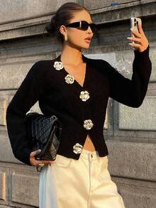 Strévra 女式V领玫瑰图案纽扣开衫，秋季 - 黑色 - 查看 6