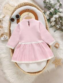 SHEIN Playful Pals Baby Girls' Casual Fashion Cute Pink Bow Pleated Knit Dress, Soft & Comfortable, Suitable For Daily, Outing, Travel, Holiday, Home, Nursery, Autumn/Winter, Christmas, Back To School, Party, Versatile Fall - Baby Pink - View 3