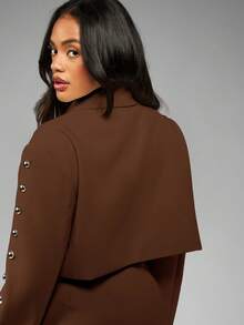 MISSGUIDED Blazer corto con botones delanteros de doble botonadura, con tachuelas, de estilo llamativo y metálico, para uso profesional y de oficina en otoño e invierno - Marrón - Ver 6