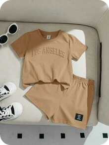 SHEIN 男宝宝女宝宝字母印花短袖T恤+徽章装饰休闲短裤两件套