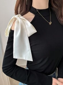 Livesso 女式高领肩部镂空撞色蝴蝶结修身长袖 T 恤，甜美秋季上衣 - 黑色 - 查看 2