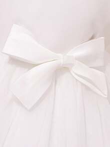 SHEIN Glamorique Kids 圣诞公主女童连衣裙，花童舞会礼服，选美，婚礼，白色薄纱泡泡纱连衣裙，带串珠 V 形后背和大蝴蝶结 - 白色 - 查看 3