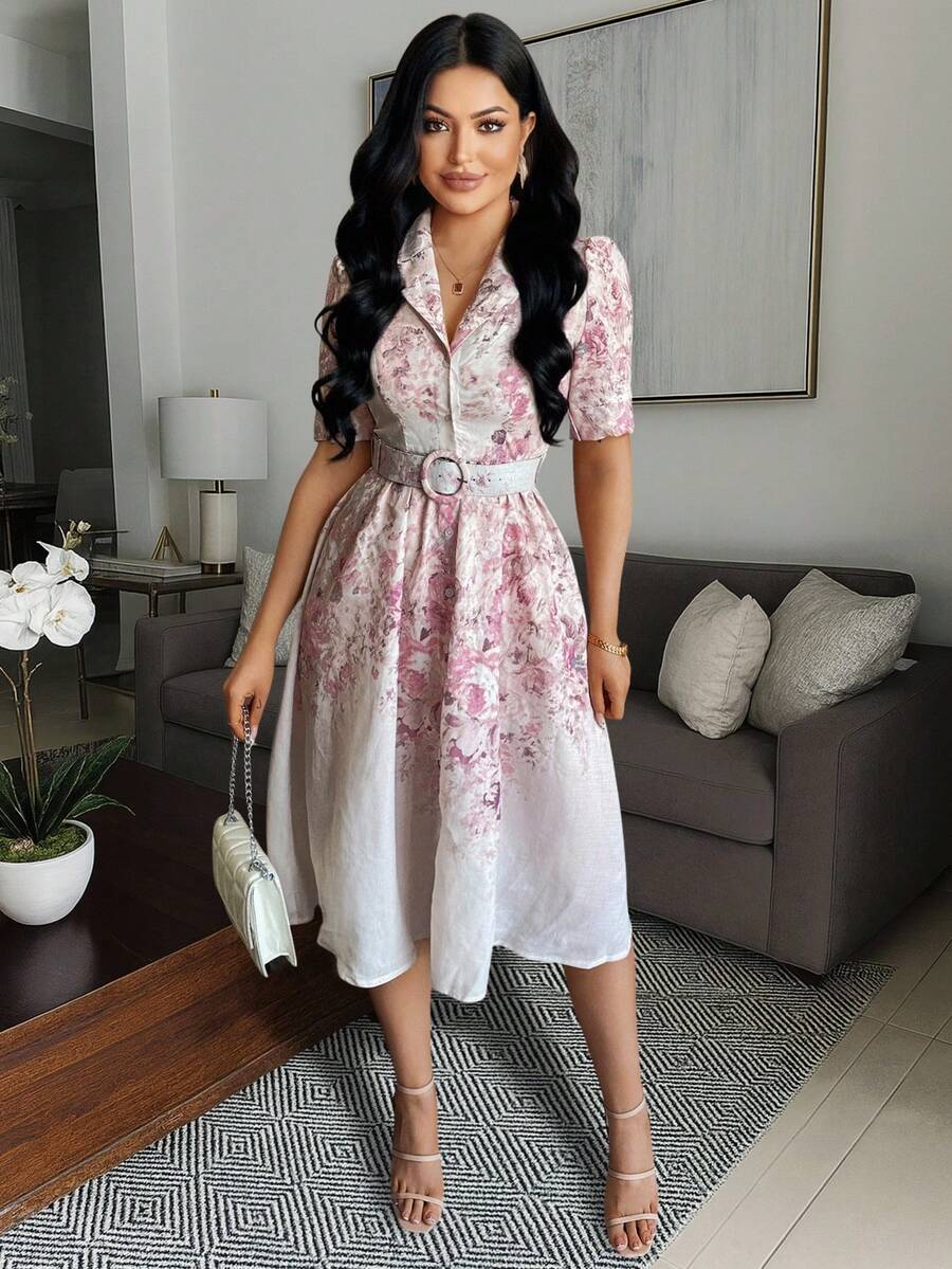 Chiquease 夏季 Polo 领柔焦花卉印花收腰中长款金属装饰连衣裙，粉色