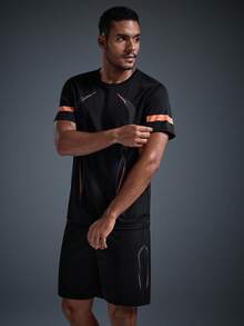 DRIFTMERE 男士夏季短袖运动套装（两件套），休闲运动圆领T恤+短裤，健身服 - 黑色 - 查看 4