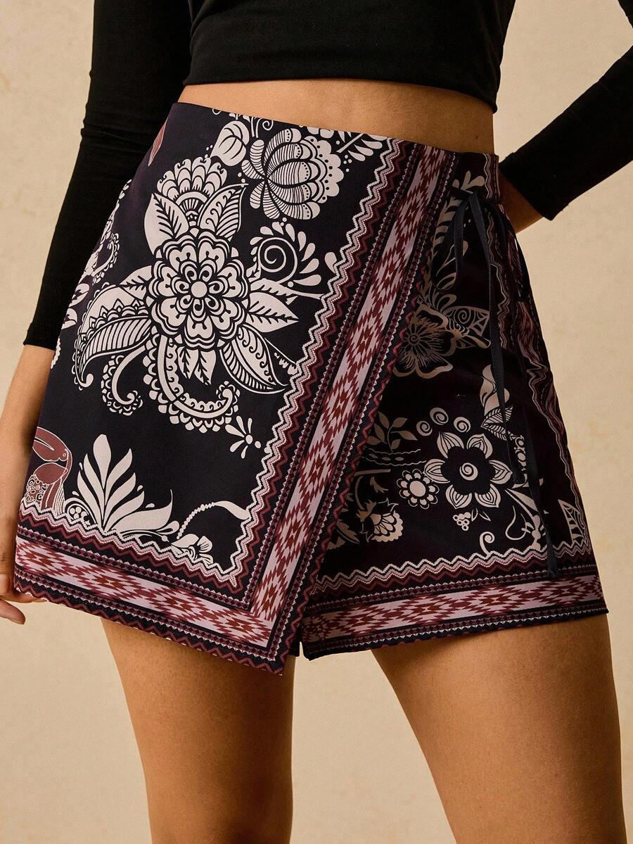 Travachic 加大码波西米亚风休闲度假花卉印花深色秋季女式短裤裙裤，带系带装饰荷叶边下摆 - 彩色 - 查看 1