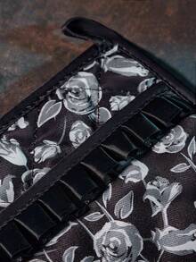 Corpse Bride X SHEIN Vintage Black Satin Ruffled Kitchen Heat Resistant Set, Oven Mitts/Pot Holders, Essential For Baking, Effectively Insulates Heat, Printed Pattern, Goth - Black and White - View 6