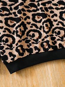 SHEIN 年轻女孩休闲时尚针织豹纹印花套头衫上衣和纯色针织 PU 紧身裤套装，秋冬，可爱、休闲、复古、优雅，非常适合冬季和秋季的休闲、日常穿着和学校日常穿着，适合圣诞节。 - 卡其色 - 查看 8