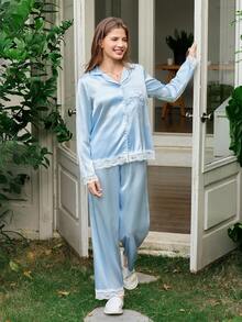 Snug Reverie 仿丝绸蕾丝拼接装饰女士睡衣套装，缎面睡衣套装，蓝色丝绸睡衣套装，丝绸睡衣，女士睡衣，女士丝绸浅蓝色睡衣套装，舒适优雅的细节，秋冬服装。 - 淺藍色 - 查看 5