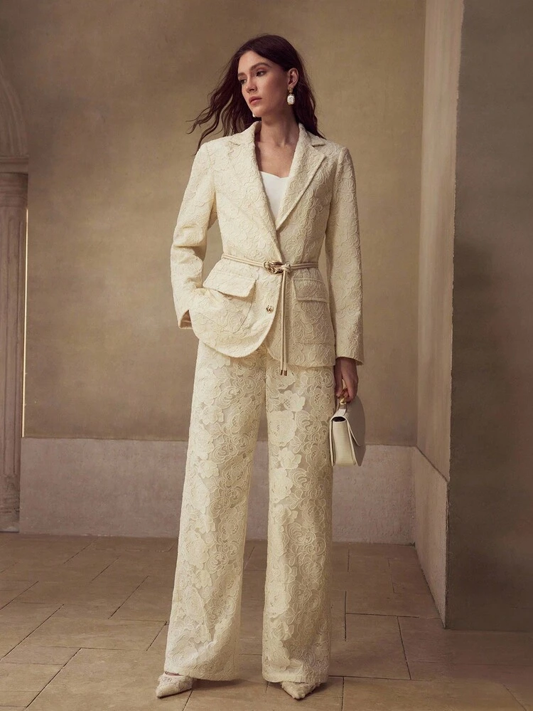 EMBROIDERY BELTED BLAZER