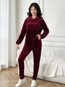 SHEIN 少女宽松休闲简约舒适字母压花连帽衫和裤子套装 - 紅色 - 查看 4