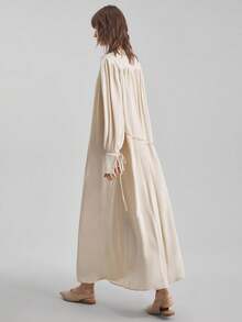 Ontre 2025 新款优雅开叉连衣裙，女士长袖圆领褶皱领口系带袖口连衣裙，A 字形喇叭下摆，缎面面料，杏色，宽松版型，休闲日常/商务通勤装