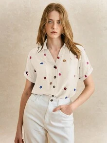 Écloséra 女士花卉刺绣翻领短袖休闲度假衬衫 - 杏色 - 查看 4