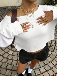 SHEIN EZwear Women's White Off-Shoulder Cropped Sweatshirt, Suitable For Fitness, Dance, Autumn/Winter, Loose Fit Crew Neck Long Sleeve Thick Casual Pullover,Fall