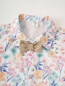 Joliand Joliand 2 pièces Ensemble élégant pour jeunes garçons, chemise urbaine chic kaki à col fleuri et short kaki, avec nœud papillon rose inclus. Convient pour mariage, fête, sortie, pique-nique, été - Multicolore - Voir 4