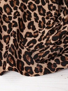 GlowEve CURVE 加大码豹纹领结长袖衬衫，适合通勤 - 彩色 - 查看 3