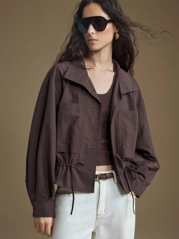 Ontre 2025年秋季新款女装、秋冬服装、四季服装、冬季服装、女装返校装、开学装、万圣节和圣诞节、女教师服装、外出装、夜间外出装、婚礼宾客礼服、优雅婚礼宾客装、教堂装、女士教堂装、商务休闲装、女士休闲通勤装、女士棕色常规夹克休闲百搭棕色抽绳腰部夹克、新年服装