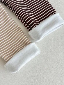 SHEIN 2pcs Baby Boys Striped Fleece Thickened Romper + Hat Set, Round Neck Warm Soft Fabric, Khaki & Coffee Color Korean Style Casual Versatile, Snap Button Design Easy To Wear, Long Sleeve & Pants Bodysuit Suitable For Outdoor In Winter, New Arrival Fall