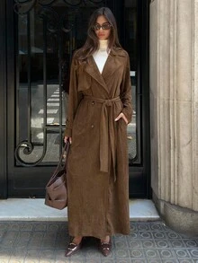 Aloruh 女款秋冬新款绒面抓绒棕色长款风衣双排扣立领配腰带宽松袖口中袖外套 - 棕色 - 查看 4