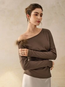 Cévolie Women's Oblique Shoulder Furry Patchwork Fitted Fleece Long Sleeve T-Shirt