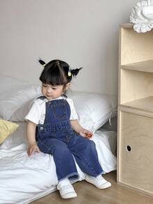 SHEIN Quần yếm denim màu xanh dương trang trí nơ 3D cho bé gái, trang phục thường ngày phong cách đồng quê boho cho bé gái mùa xuân và hè, trang phục đi biển cho bé gái, trang phục đường phố miền Tây cho bé gái, trang phục nghỉ xuân, trang phục dự tiệc rave, quần yếm denim cho bé gái mùa thu đông. - Rửa trung bình - Xem 3