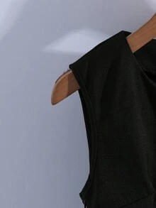 Franclia Váy nơ xếp ly cổ bất đối xứng họa tiết khối màu - màu đen - Xem 4