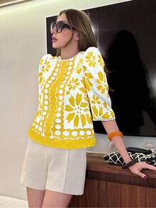 Pariaura قميص كاجوال مزخرف بطبعة الزهور مع تريم مكشكش، ملابس كاجوال للربيع للجامعة - أصفر - مشاهدة 5