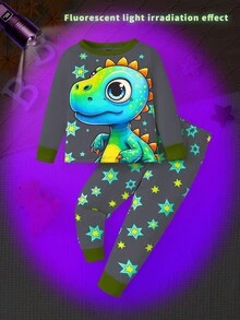 SHEIN 男婴 3D 恐龙夜光紫外线图案长袖防晒衣上衣和紧身裤两件套睡衣套装 - 杏色 - 查看 4