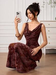 EastFlair 女式简约印花交叉肩带连衣裙 - 彩色 - 查看 5