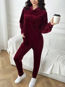 SHEIN 少女宽松休闲简约舒适字母压花连帽衫和裤子套装 - 紅色 - 查看 6