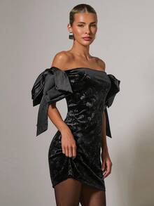 COSMINA Vestido mini ajustado con hombros descubiertos y estampado jacquard elegante para mujer - Negro - Ver 7