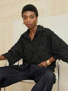 Aveloria Modichic 七分袖橄榄绿衬衫，简约剪裁，宽松版型，经典领型，穿着舒适 - 黑色 - 查看 6