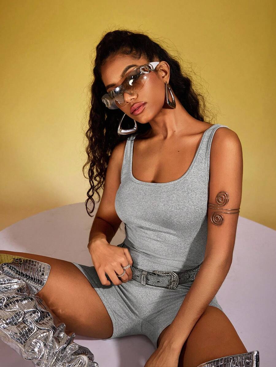 INAWLY Solva 女款纯色贴身连体短裤，褶皱细节和宽大的圆领设计 - 灰色 - 查看 1