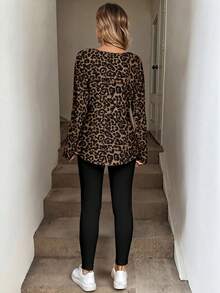 SHEIN LUNE Bộ 2 áo thun dài tay họa tiết da báo cổ điển dành cho nữ và quần legging, Thu/Đông - Nhiều màu - Xem 4