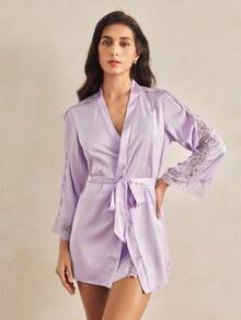 Charlaine 对比色蕾丝开叉下摆缎面性感内衣连衣裙（配长袍）