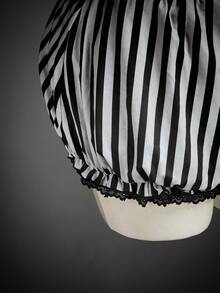 SHEIN ICON 2 件万圣节角色扮演哥特式紧身胸衣黑白服装条纹紧身胸衣上衣和低腰灯笼裤短裤 - 彩色 - 查看 10