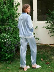 Snug Reverie 仿丝绸蕾丝拼接装饰女士睡衣套装，缎面睡衣套装，蓝色丝绸睡衣套装，丝绸睡衣，女士睡衣，女士丝绸浅蓝色睡衣套装，舒适优雅的细节，秋冬服装。 - 淺藍色 - 查看 2