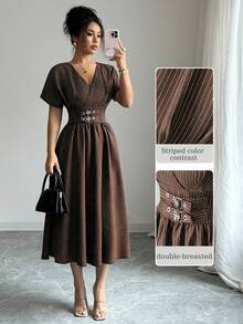 Modelyn Váy midi chữ A ôm sát, cổ chéo, kẻ sọc dệt, màu nâu - màu nâu - Xem 1