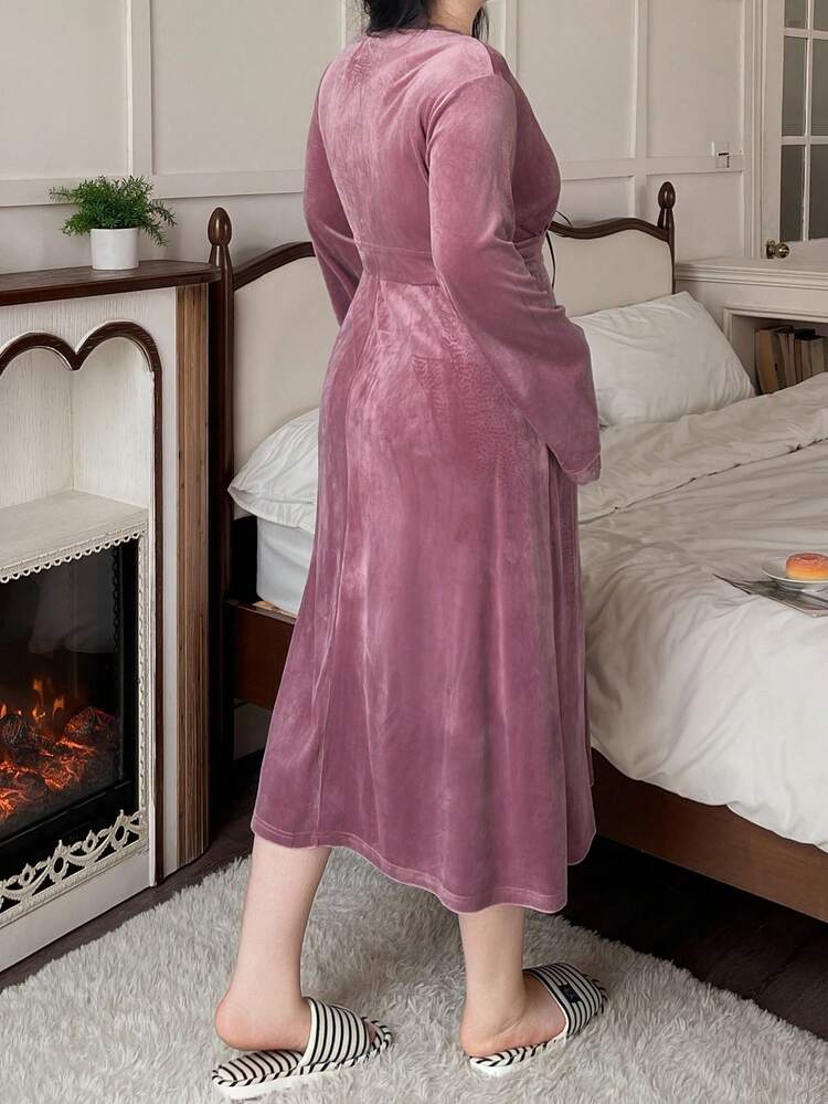 Dazy Plus Plus Size Women Velvet & Contrast Lace V-Neck Flare Sleeve Midi Nightgown, Sexy For Autumn/Winter, Fall