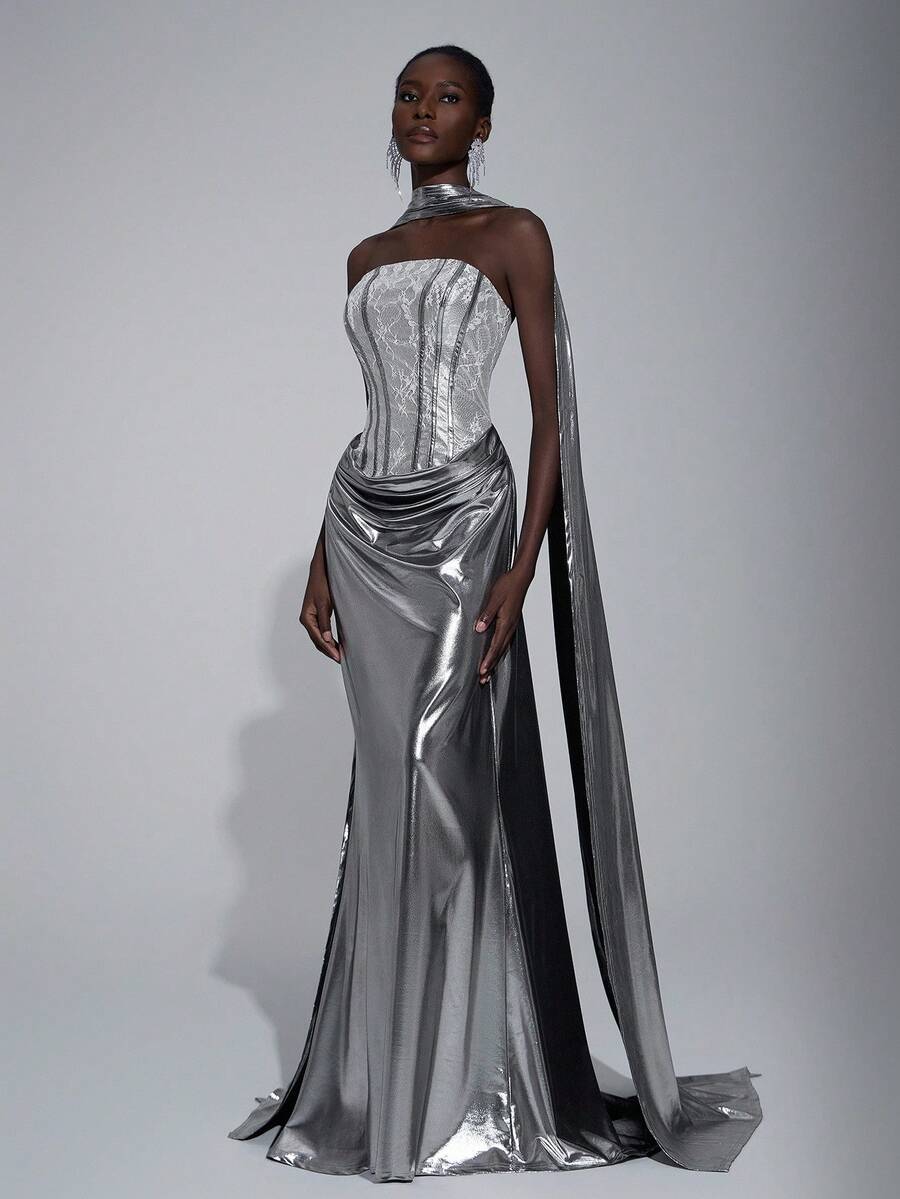 Elitara 优雅、奢华、未来感十足的针织涂层面料，配有缝线、法式刺绣、人字形腹部褶皱、飘逸领口的贴臀连衣裙、女士晚礼服、网眼连衣裙、连衣裙