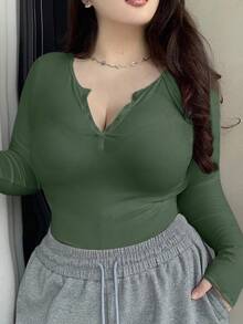 Dazy Plus 大码女式纯色缺口领长袖T恤，秋季服装 - 軍綠色 - 查看 1