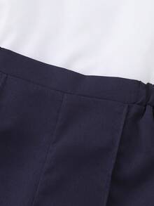 Tween-Mädchen T-Shirt-Set, weißes Oberteil mit stylischem Kragen, gepaart mit schwarz gestreifter Taillenkrawatte und schwarzer Schlaghose, Sommerurlaub - Rot - Übersicht 1