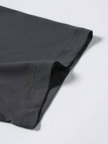 Manfinity Homme 男式修身圆领短袖 T 恤，左胸口袋，带皮革标签