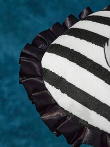 Corpse Bride X SHEIN 1 件蝴蝶形卡通图案装饰抱枕，印花毛绒面料，优质滚边，适合万圣节、礼物、沙发、汽车、卧室等装饰。 - 灰色 - 查看 6