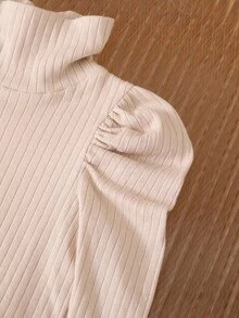 SHEIN 可爱纯色长袖上衣搭配松紧腰半身裙套装，棕色女婴服装，两件套，女婴套装，女婴服装，女婴仿皮半身裙套装，摩卡色女婴服装，秋冬季 - 白色 - 查看 4